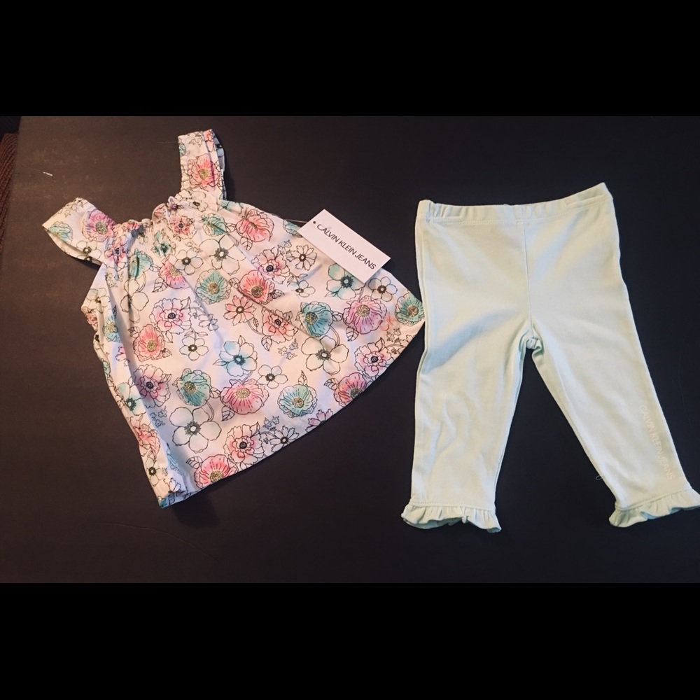 Calvin Klein Girls 3/6 Month 2PC Set